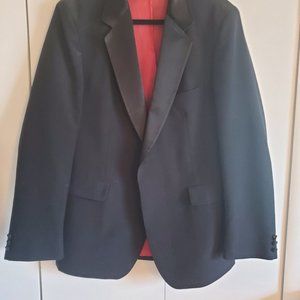 Men's Tuxedo Size 39R